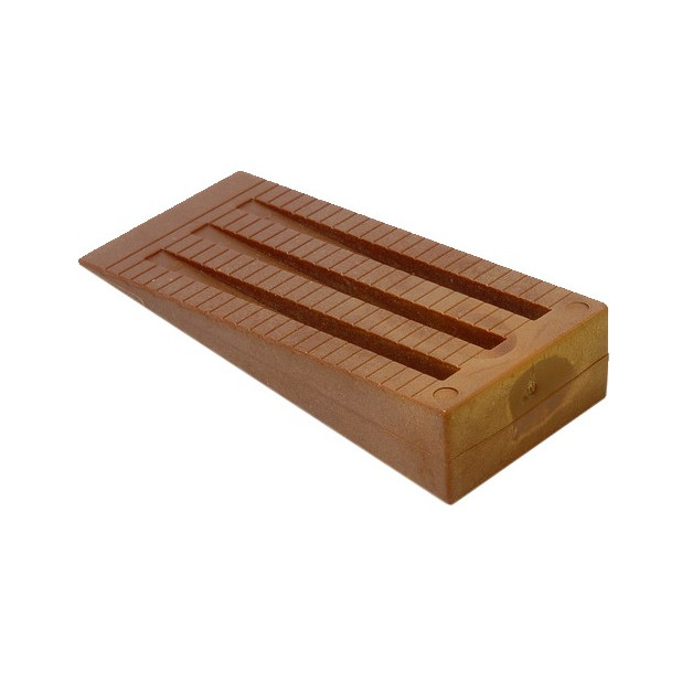 CUÑA PLASTICO COLOR MADERA MEDIANA 66x30x15mm 2und.